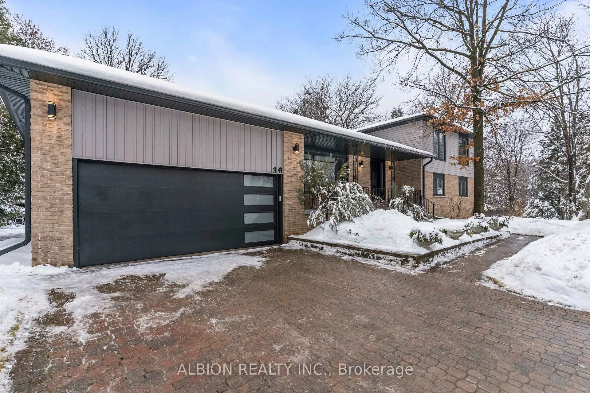 Photo 39 of 39 Westview Crescent, Caledon, Palgrave — HOMEH