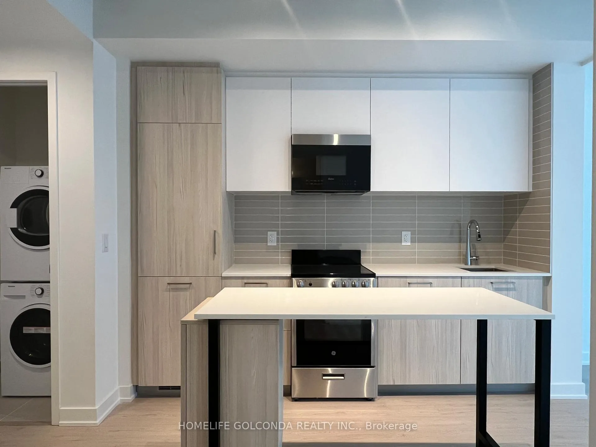 Photo 4 of Unit 2208, 65 Mutual Street, Toronto, Church-Yonge Corridor — HOMEH
