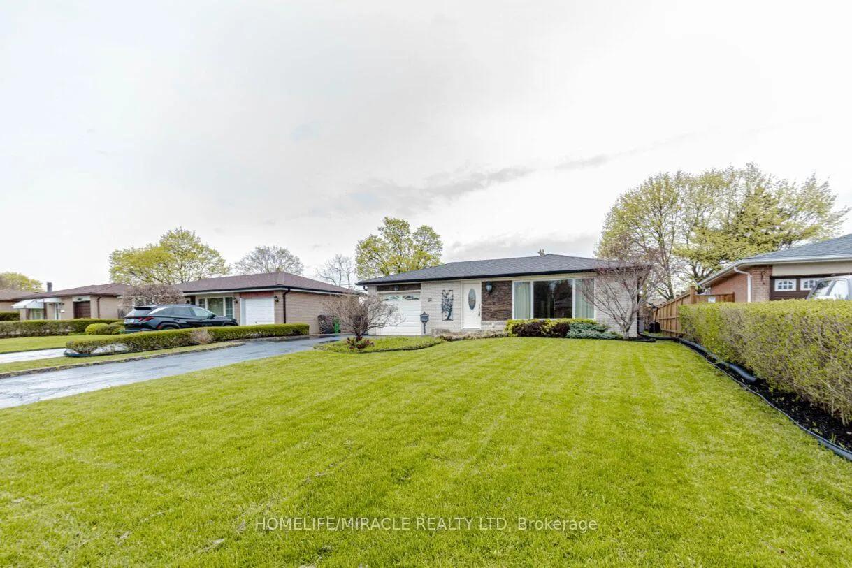 Photo 2 of 22 Brentwood Drive, Brampton, Avondale — HOMEH