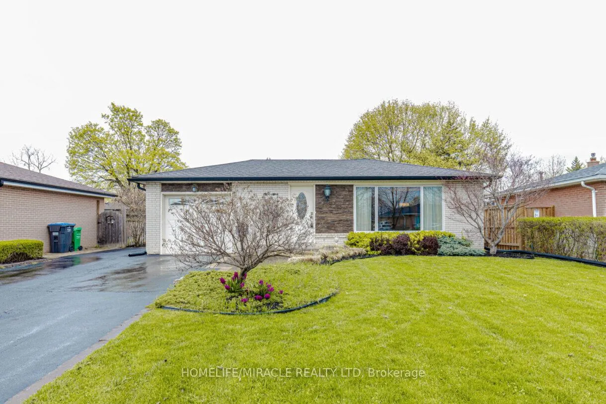 Photo 3 of 22 Brentwood Drive, Brampton, Avondale — HOMEH