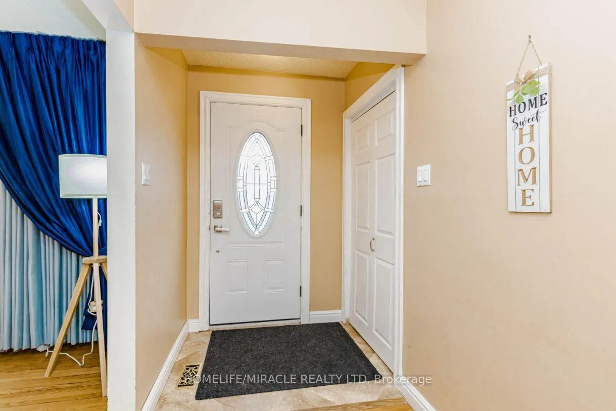 Photo 7 of 22 Brentwood Drive, Brampton, Avondale — HOMEH