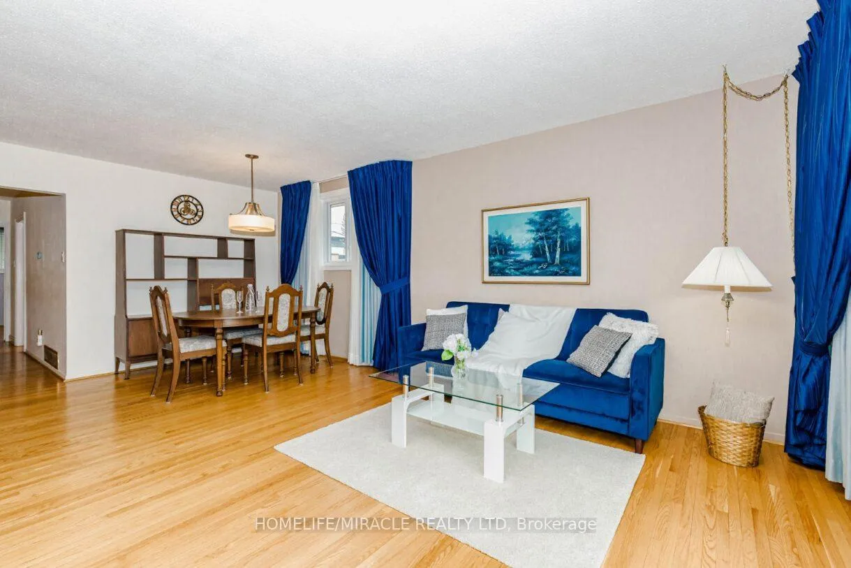 Photo 13 of 22 Brentwood Drive, Brampton, Avondale — HOMEH