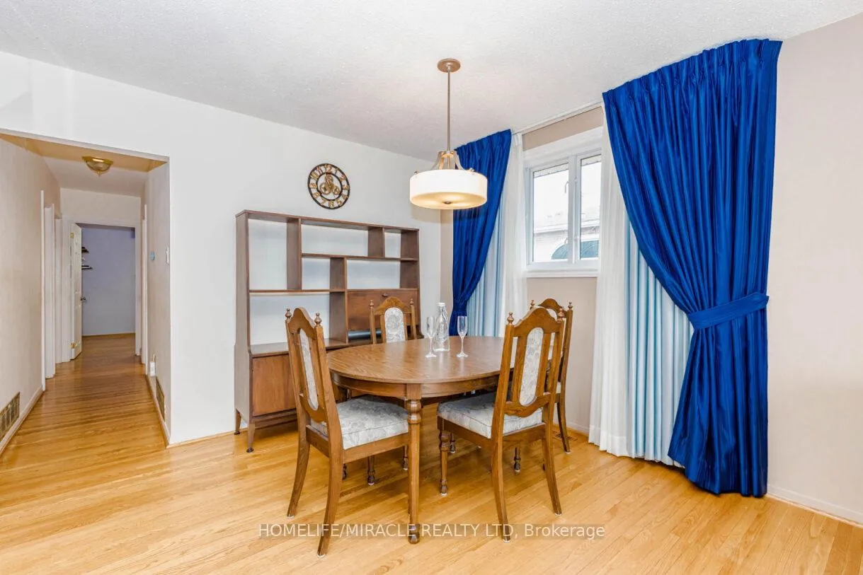 Photo 14 of 22 Brentwood Drive, Brampton, Avondale — HOMEH