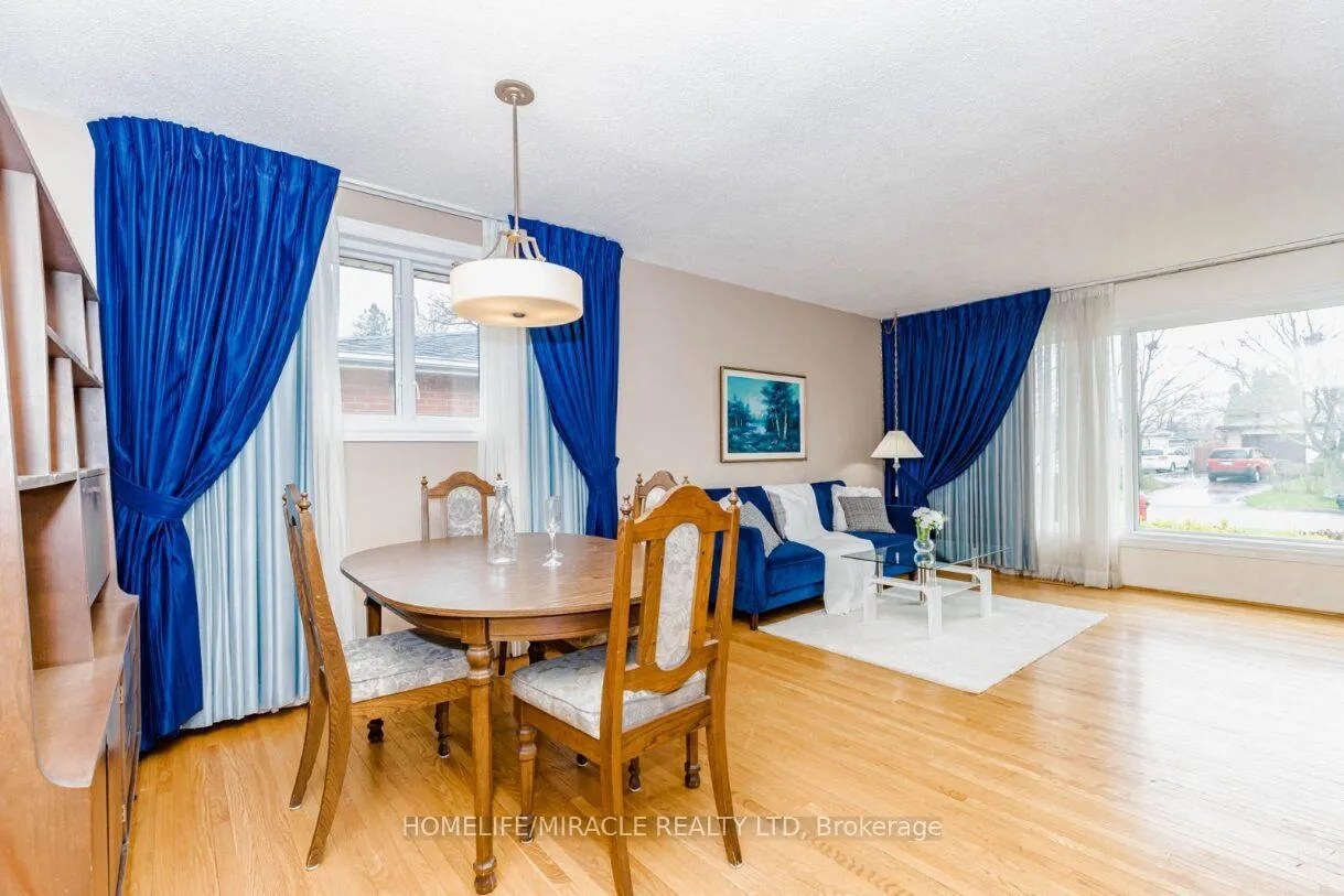 Photo 15 of 22 Brentwood Drive, Brampton, Avondale — HOMEH