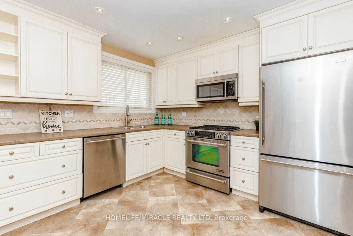 Photo 16 of 22 Brentwood Drive, Brampton, Avondale — HOMEH