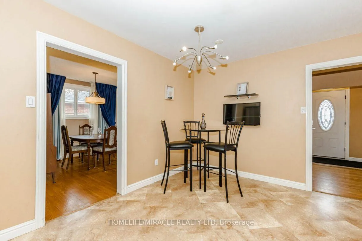 Photo 18 of 22 Brentwood Drive, Brampton, Avondale — HOMEH