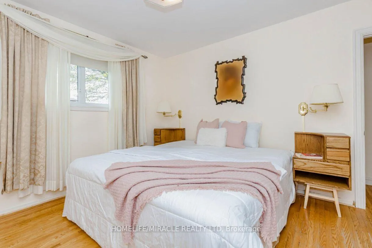 Photo 20 of 22 Brentwood Drive, Brampton, Avondale — HOMEH