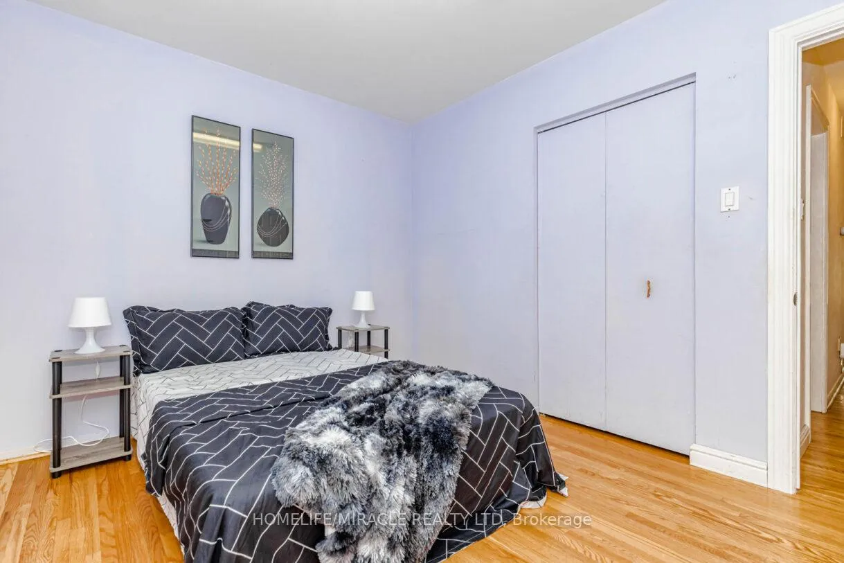 Photo 23 of 22 Brentwood Drive, Brampton, Avondale — HOMEH