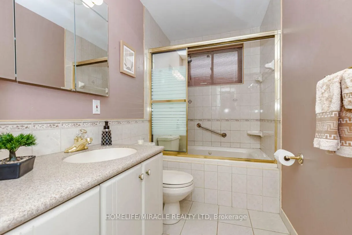 Photo 25 of 22 Brentwood Drive, Brampton, Avondale — HOMEH