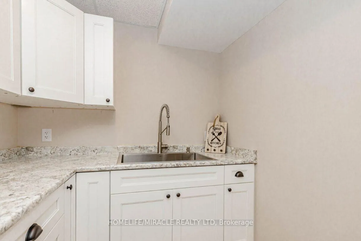 Photo 32 of 22 Brentwood Drive, Brampton, Avondale — HOMEH