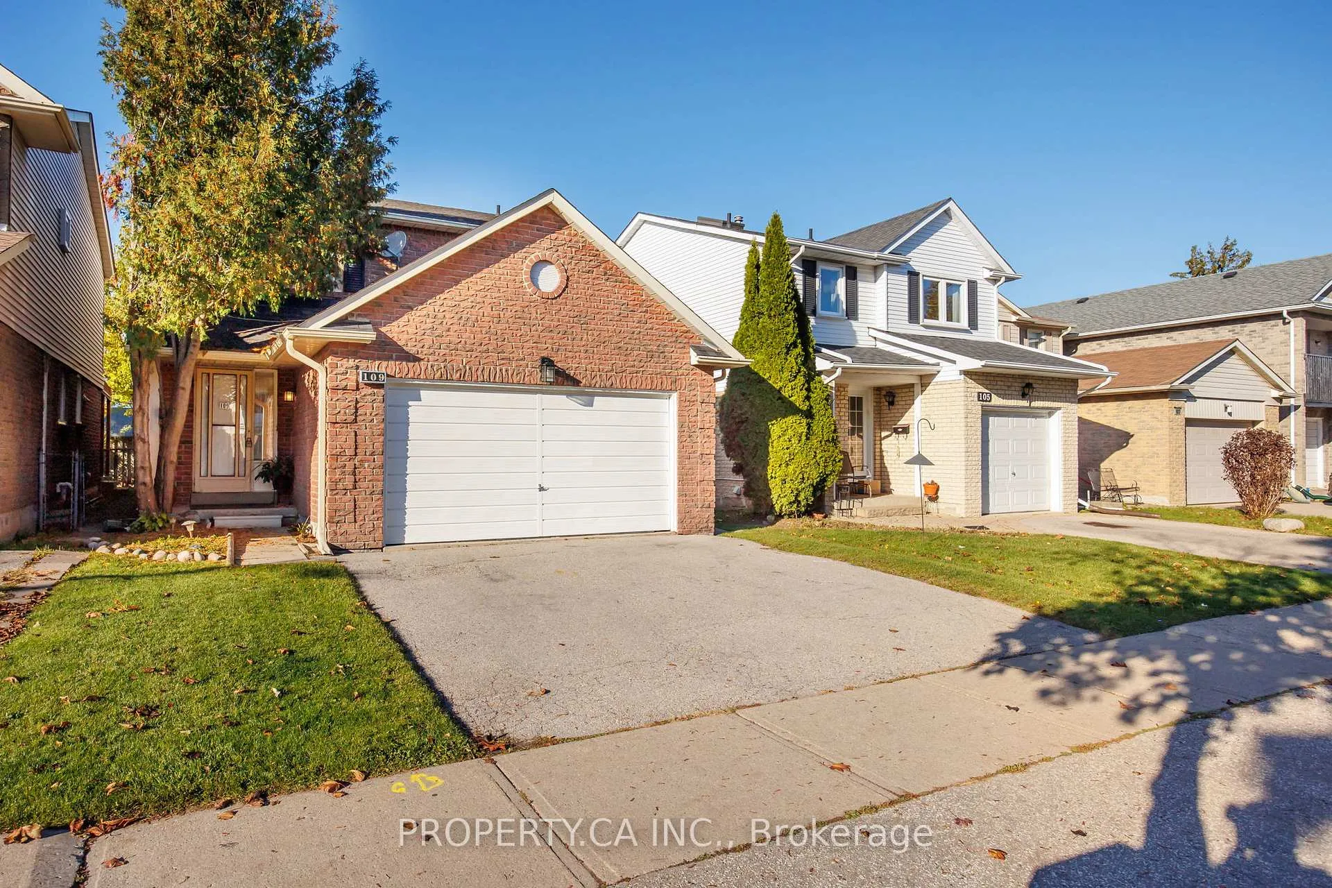 Photo 2 of 109 Lisa Crescent, Vaughan, Crestwood-Springfarm-Yorkhill — HOMEH
