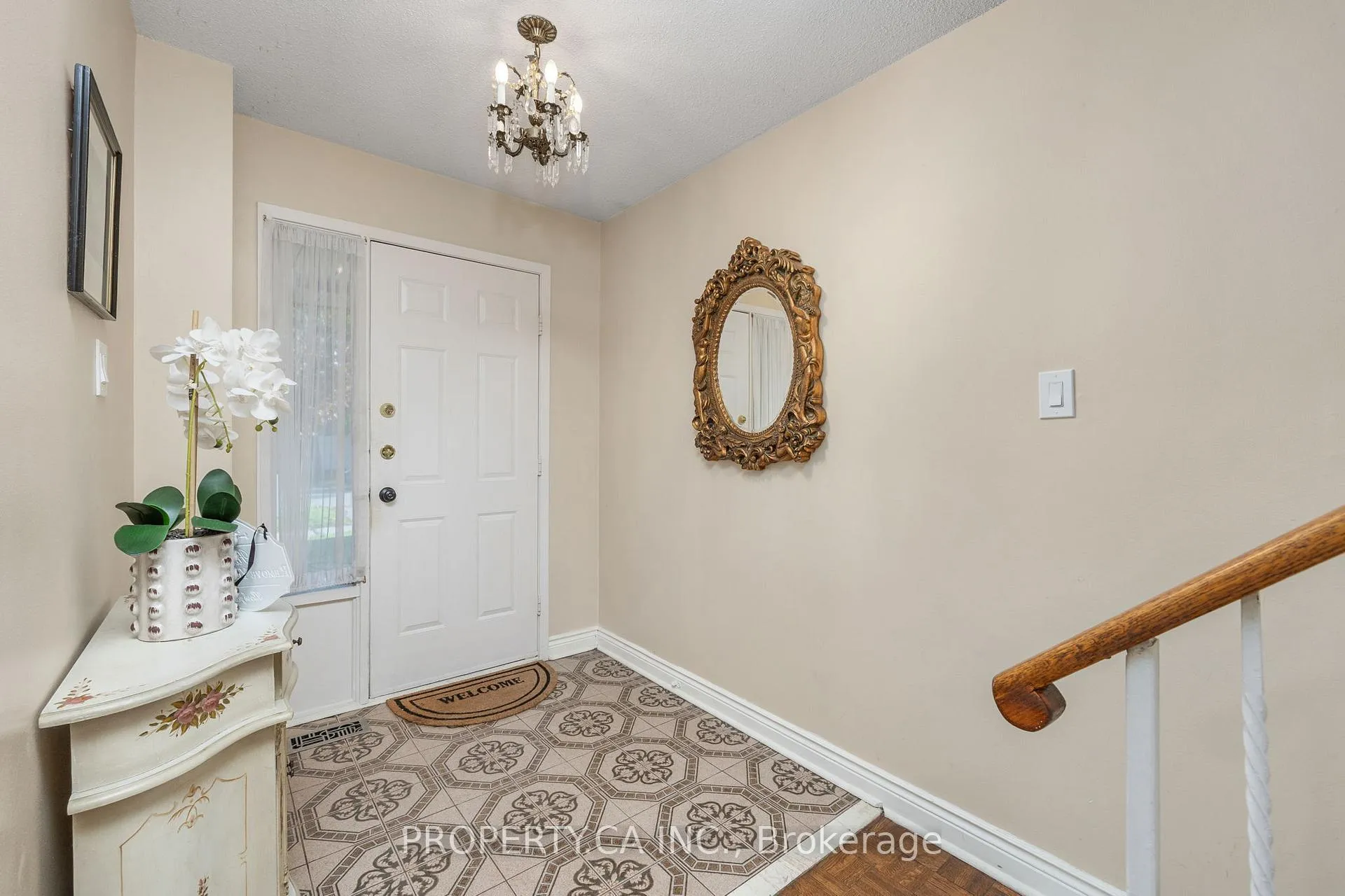 Photo 4 of 109 Lisa Crescent, Vaughan, Crestwood-Springfarm-Yorkhill — HOMEH
