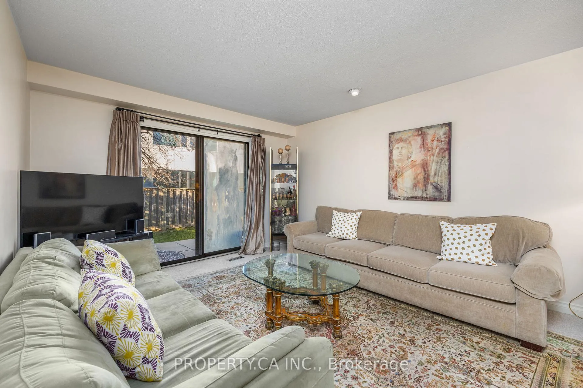 Photo 7 of 109 Lisa Crescent, Vaughan, Crestwood-Springfarm-Yorkhill — HOMEH