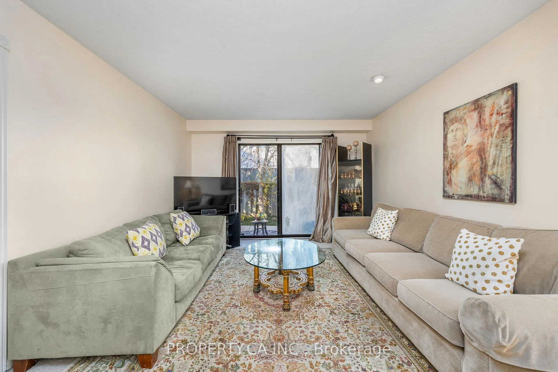 Photo 8 of 109 Lisa Crescent, Vaughan, Crestwood-Springfarm-Yorkhill — HOMEH