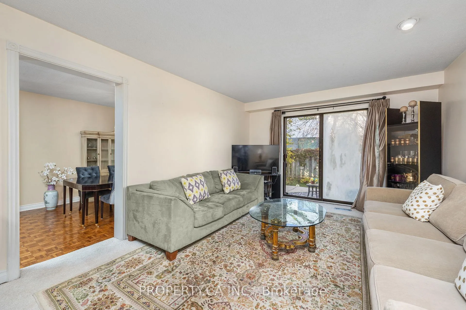 Photo 10 of 109 Lisa Crescent, Vaughan, Crestwood-Springfarm-Yorkhill — HOMEH