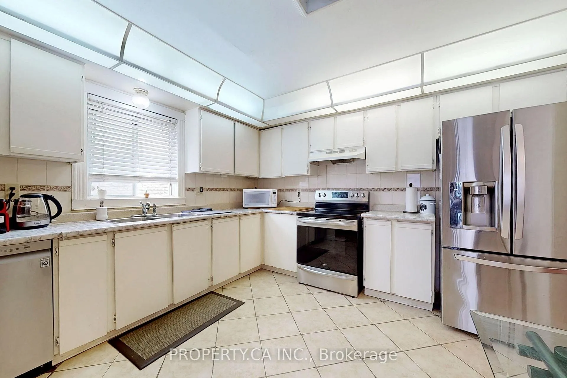 Photo 13 of 109 Lisa Crescent, Vaughan, Crestwood-Springfarm-Yorkhill — HOMEH