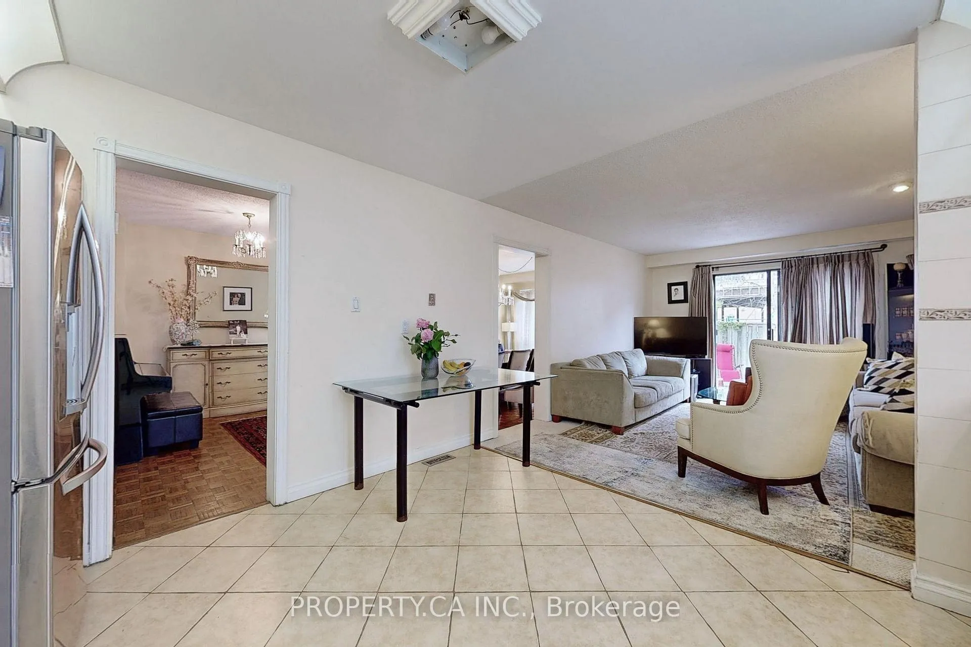 Photo 14 of 109 Lisa Crescent, Vaughan, Crestwood-Springfarm-Yorkhill — HOMEH