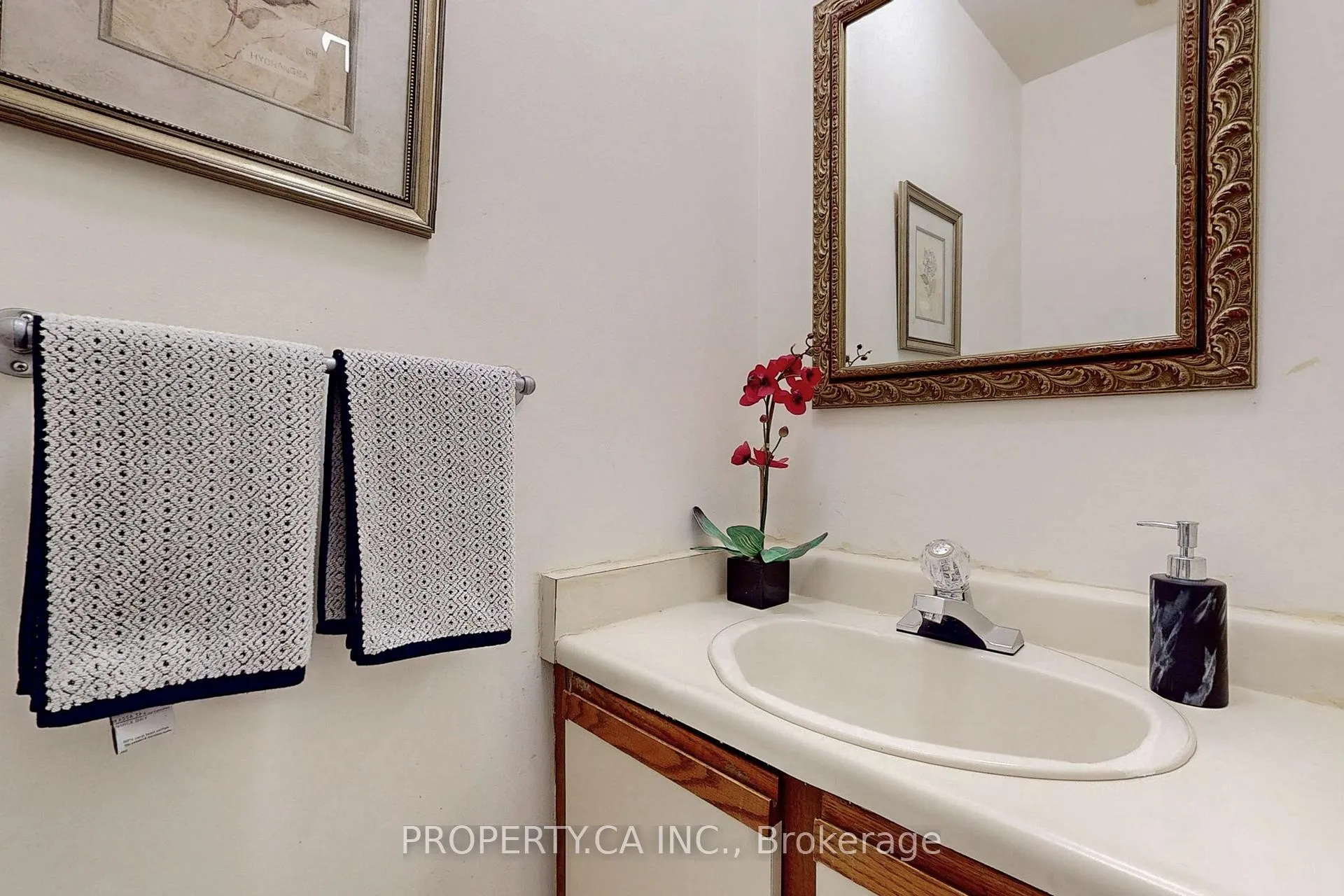 Photo 19 of 109 Lisa Crescent, Vaughan, Crestwood-Springfarm-Yorkhill — HOMEH