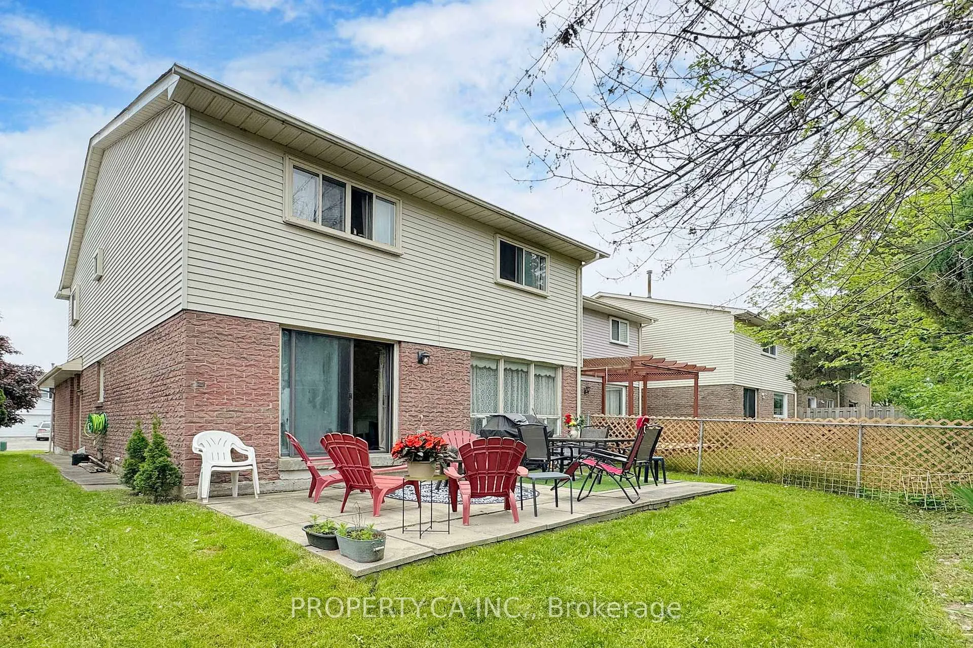 Photo 32 of 109 Lisa Crescent, Vaughan, Crestwood-Springfarm-Yorkhill — HOMEH
