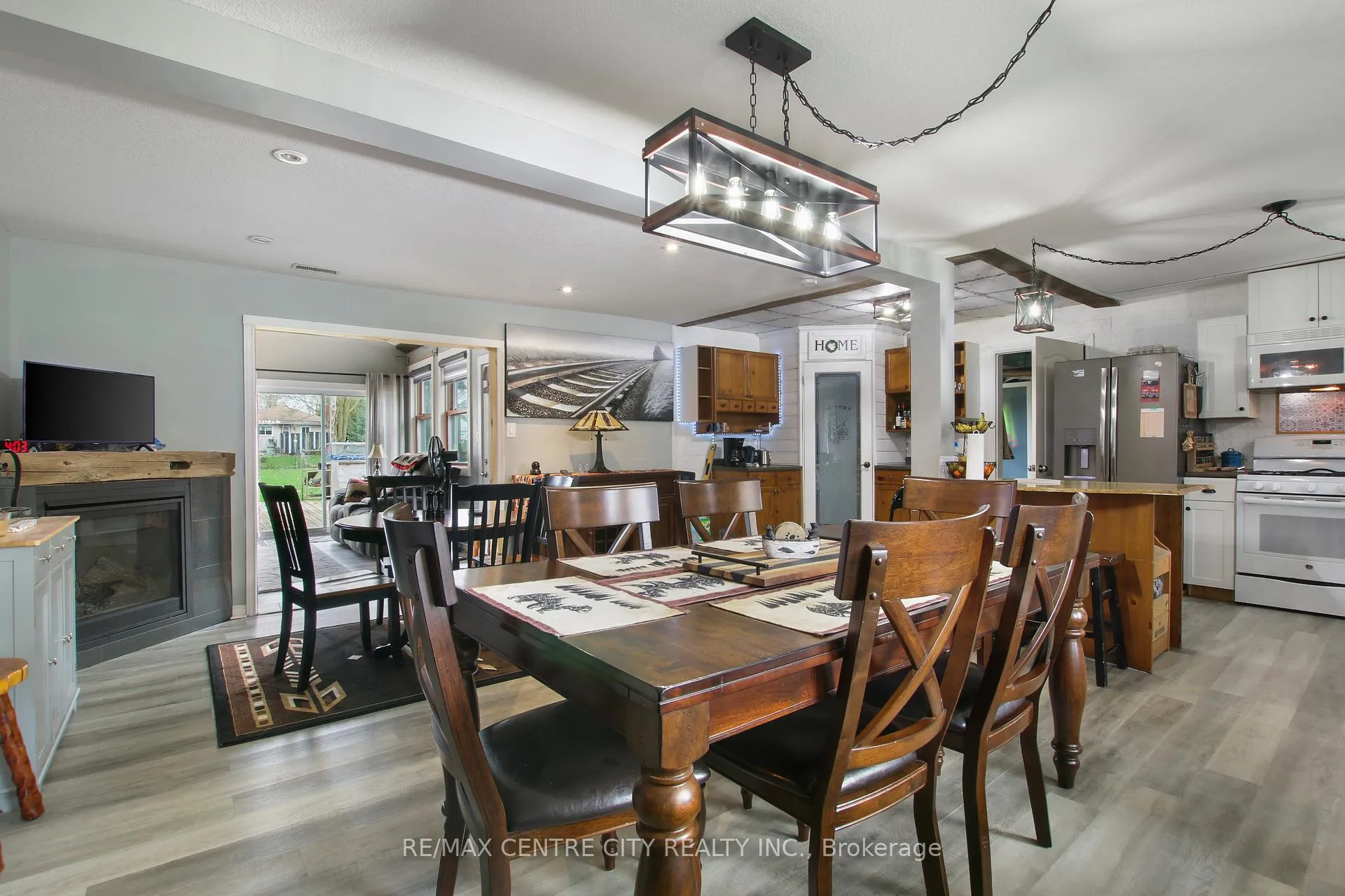 Photo 9 of 129 Duchess Avenue, Lucan Biddulph, Lucan — HOMEH