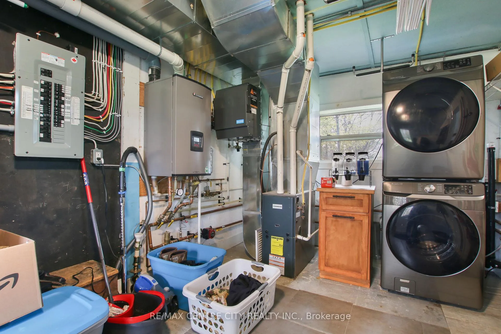 Photo 15 of 129 Duchess Avenue, Lucan Biddulph, Lucan — HOMEH