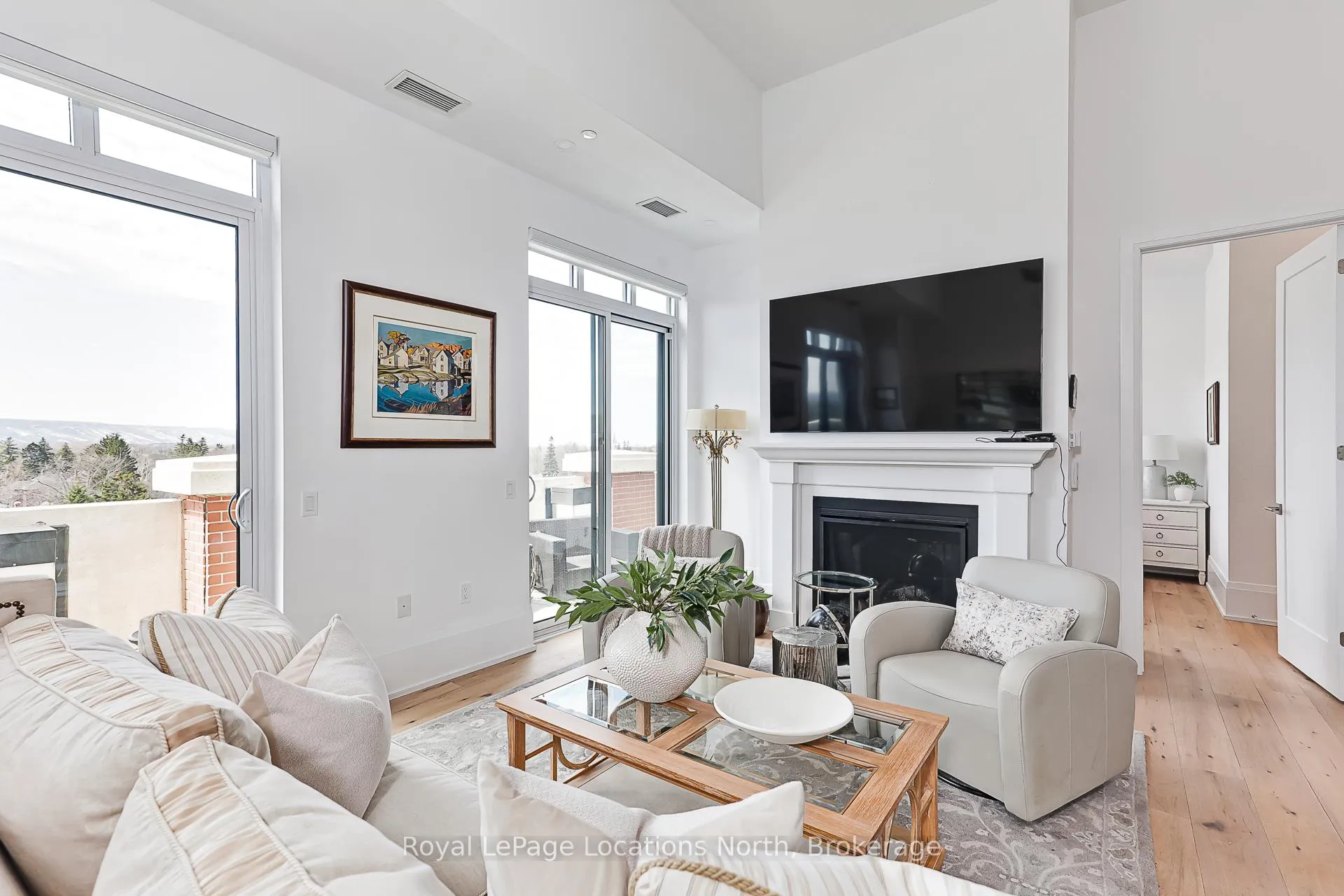 Photo 6 of Unit 609, 1 Hume Street E, Collingwood — HOMEH
