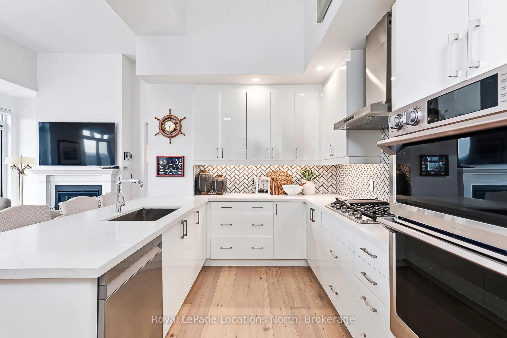 Photo 10 of Unit 609, 1 Hume Street E, Collingwood — HOMEH