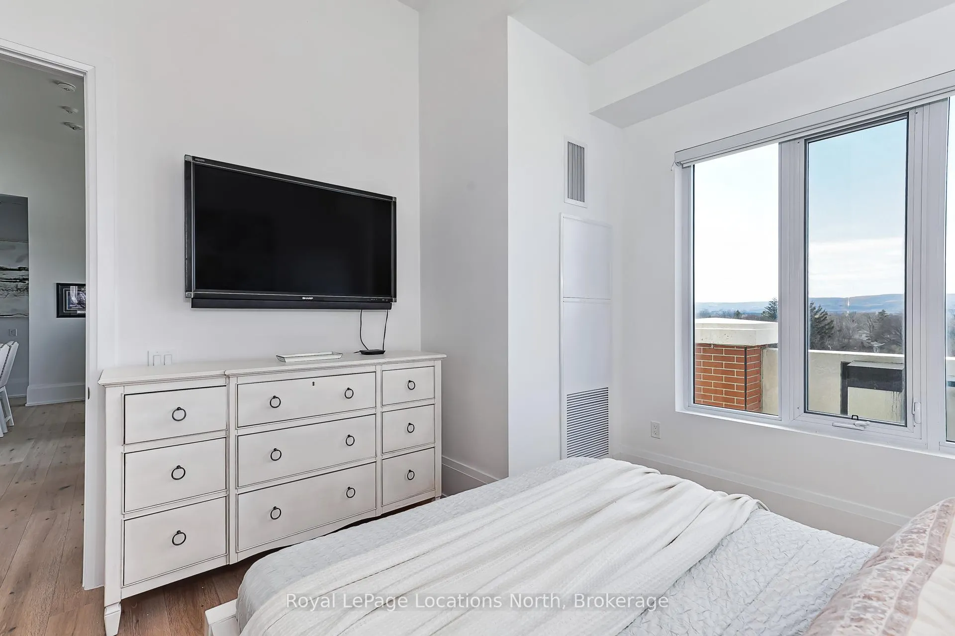 Photo 18 of Unit 609, 1 Hume Street E, Collingwood — HOMEH
