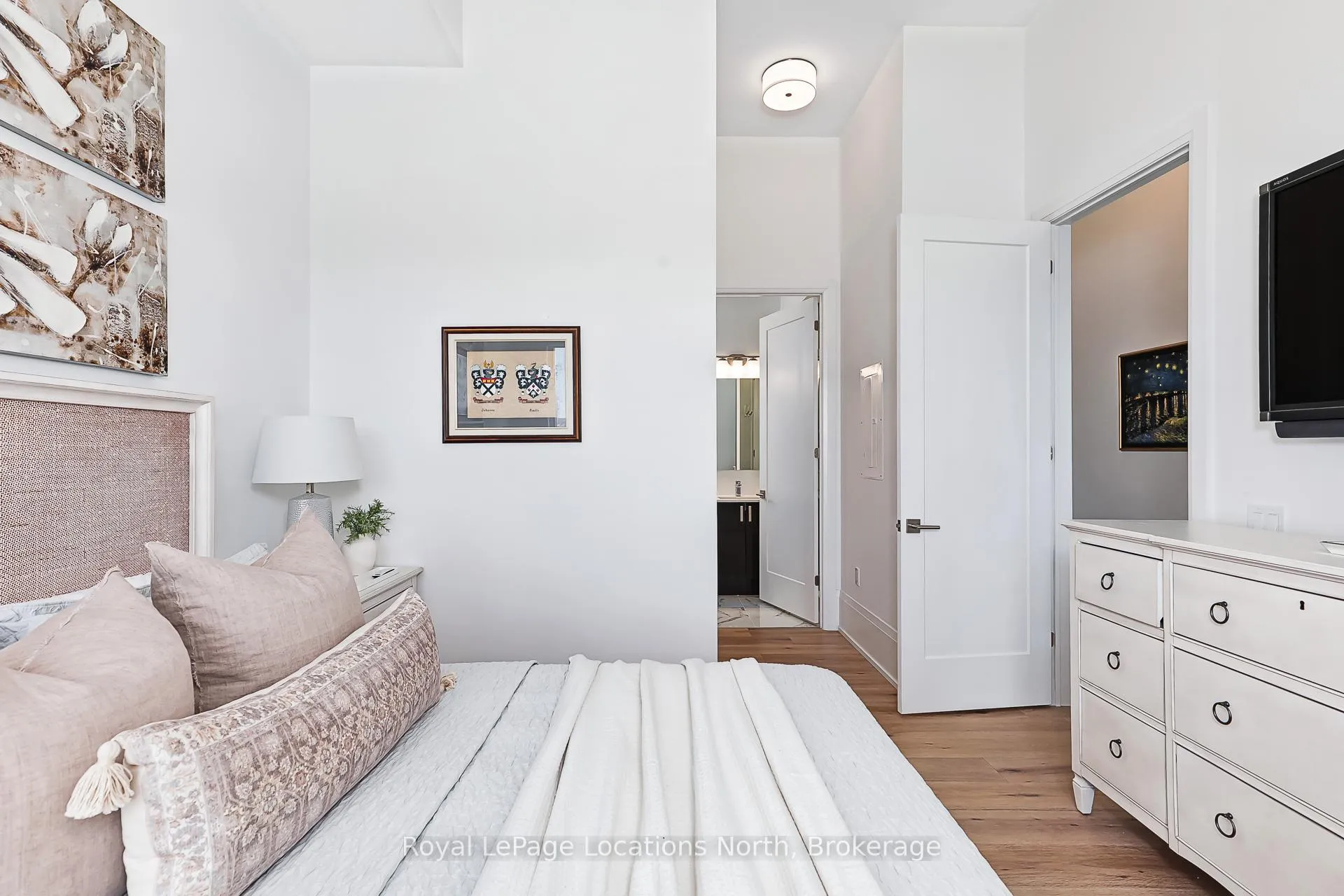 Photo 19 of Unit 609, 1 Hume Street E, Collingwood — HOMEH