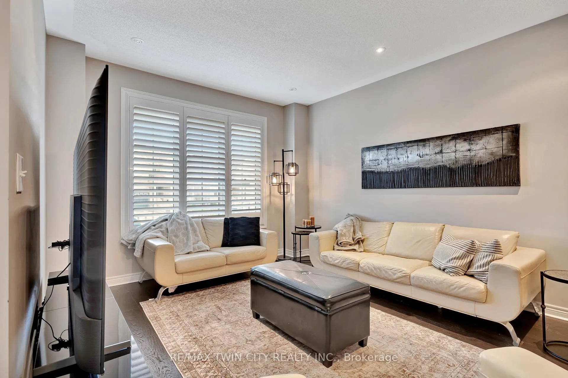 Photo 4 of 513 Terrington Crescent, Kitchener — HOMEH