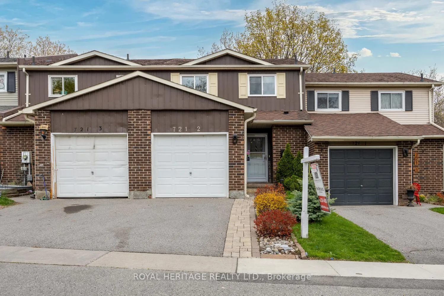 Photo 1 of Unit 2, 721 Cricklewood Drive, Oshawa, Pinecrest — HOMEH