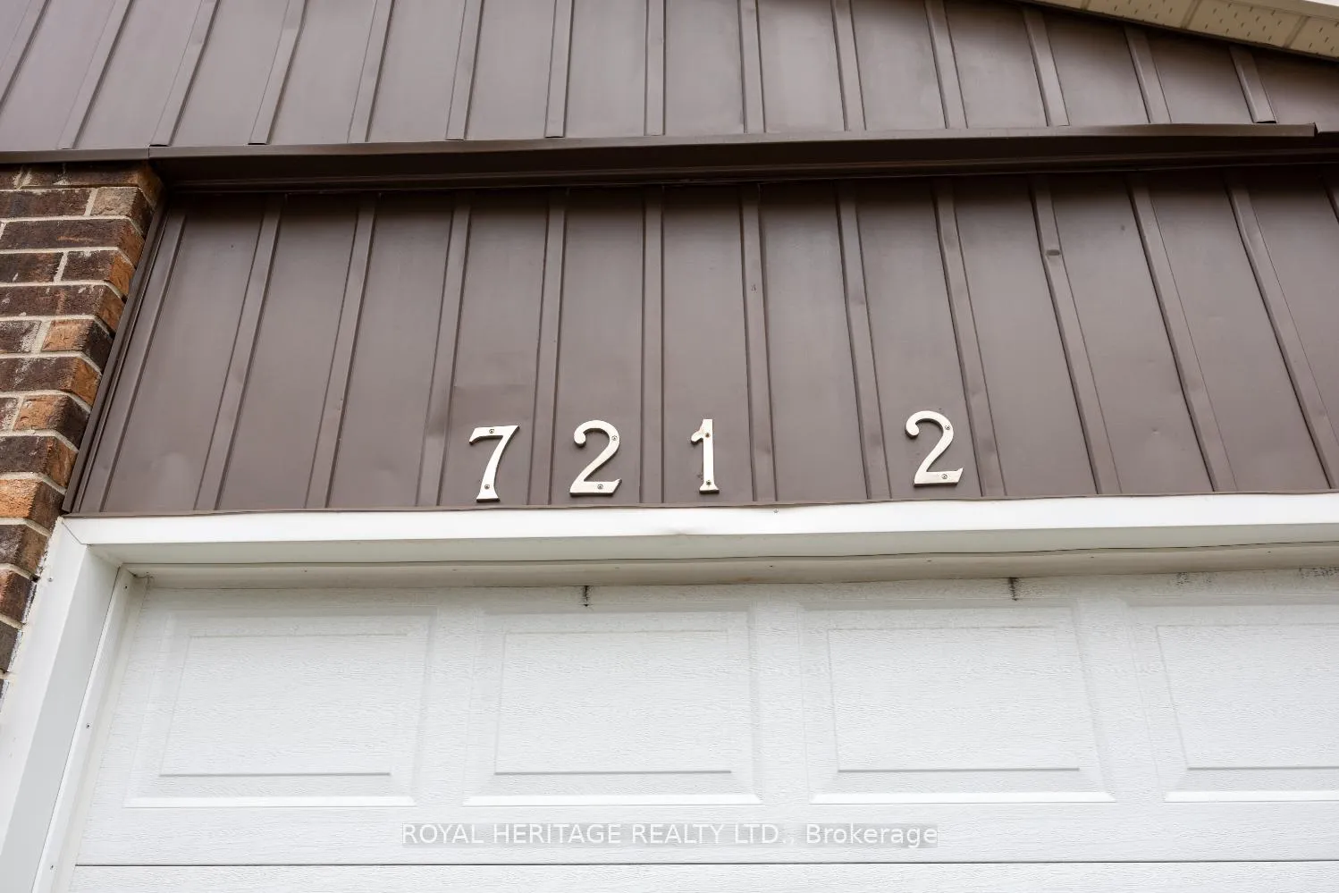 Photo 3 of Unit 2, 721 Cricklewood Drive, Oshawa, Pinecrest — HOMEH
