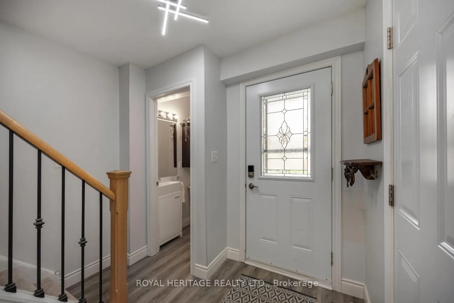 Photo 5 of Unit 2, 721 Cricklewood Drive, Oshawa, Pinecrest — HOMEH