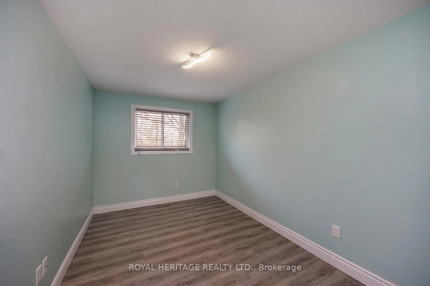 Photo 37 of Unit 2, 721 Cricklewood Drive, Oshawa, Pinecrest — HOMEH