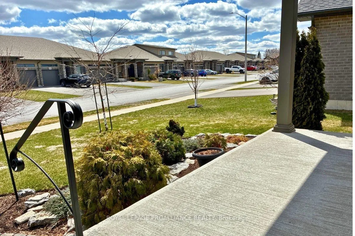 Photo 33 of 83 Covington Crescent, Belleville, Thurlow Ward — HOMEH