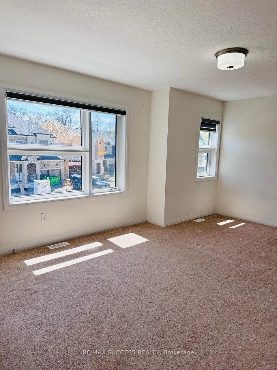 Photo 12 of 10 Waldron Street, Brantford — HOMEH