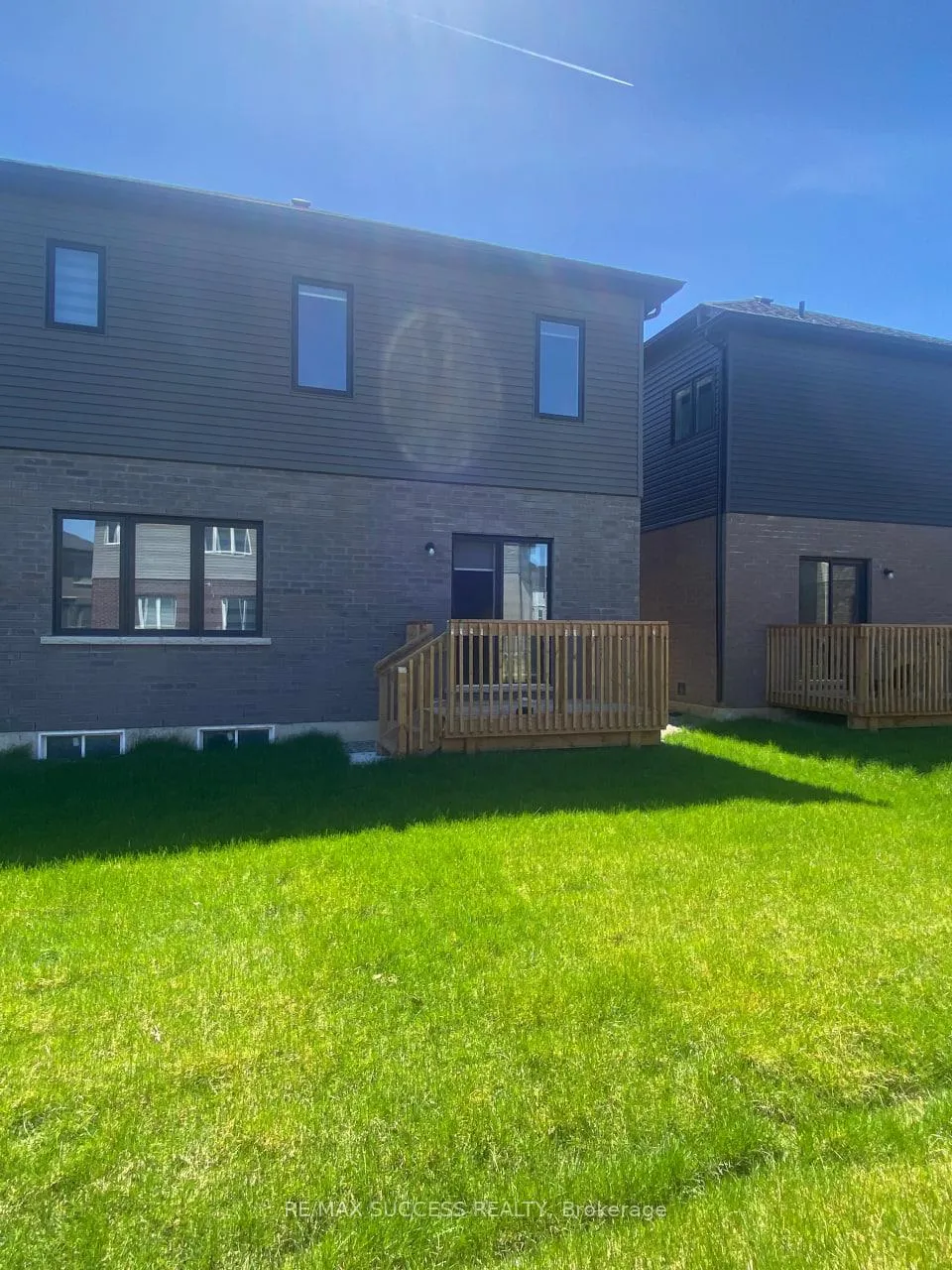 Photo 21 of 10 Waldron Street, Brantford — HOMEH