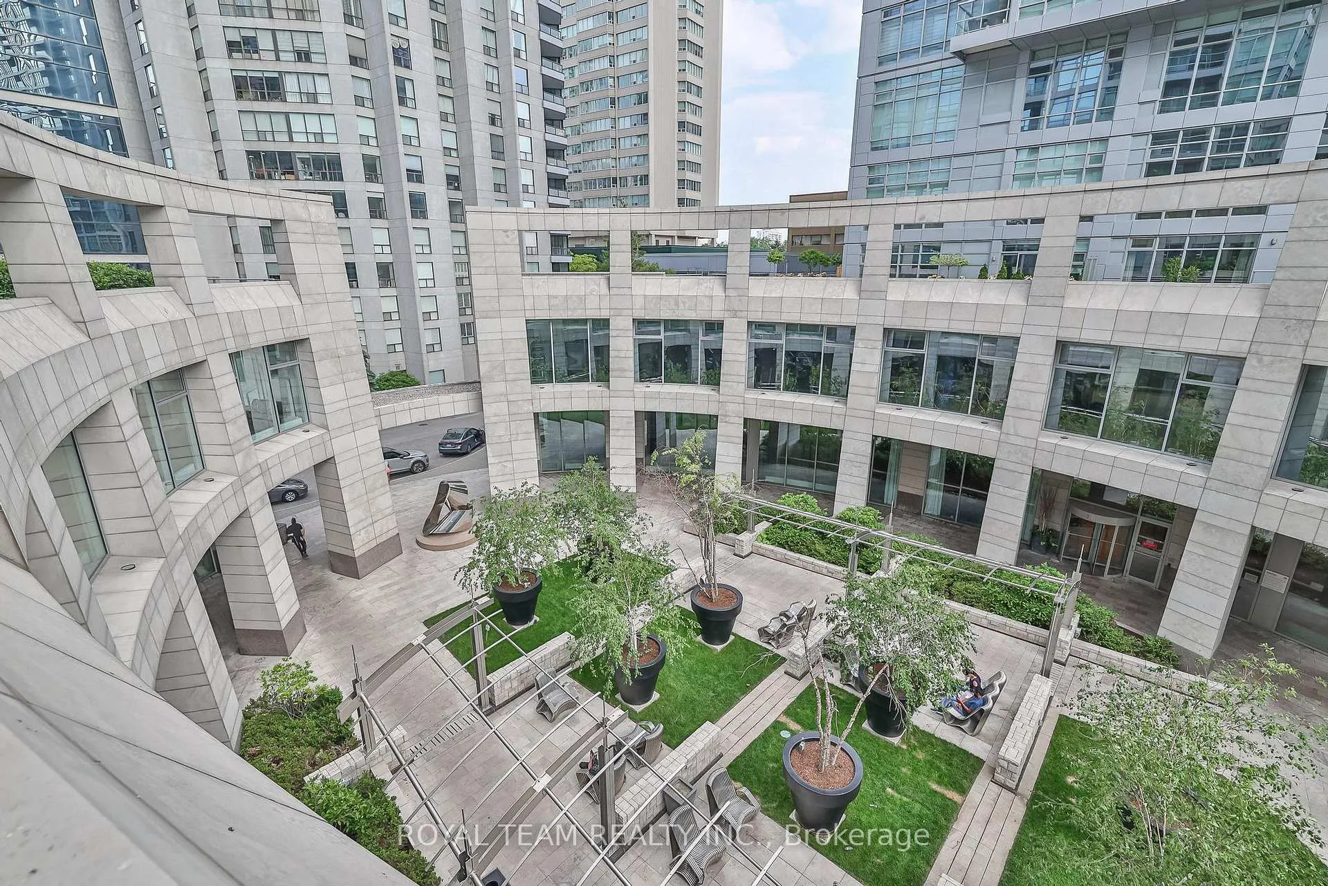Photo 6 of Unit 2312, 2181 Yonge Street, Toronto, Mount Pleasant East — HOMEH