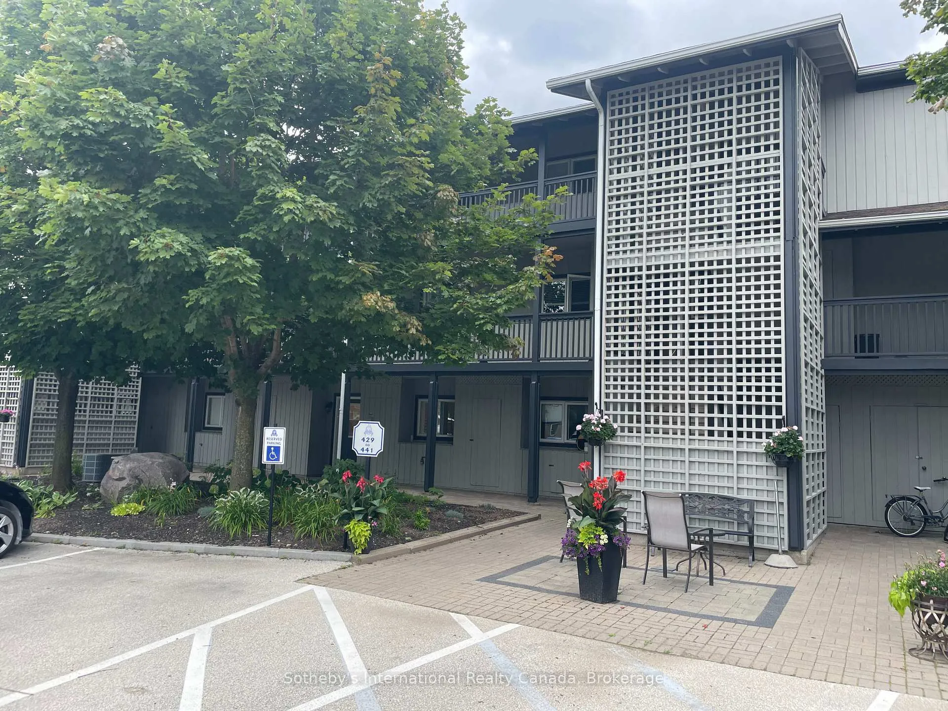 Photo 1 of 432 Mariners Way, Collingwood — HOMEH