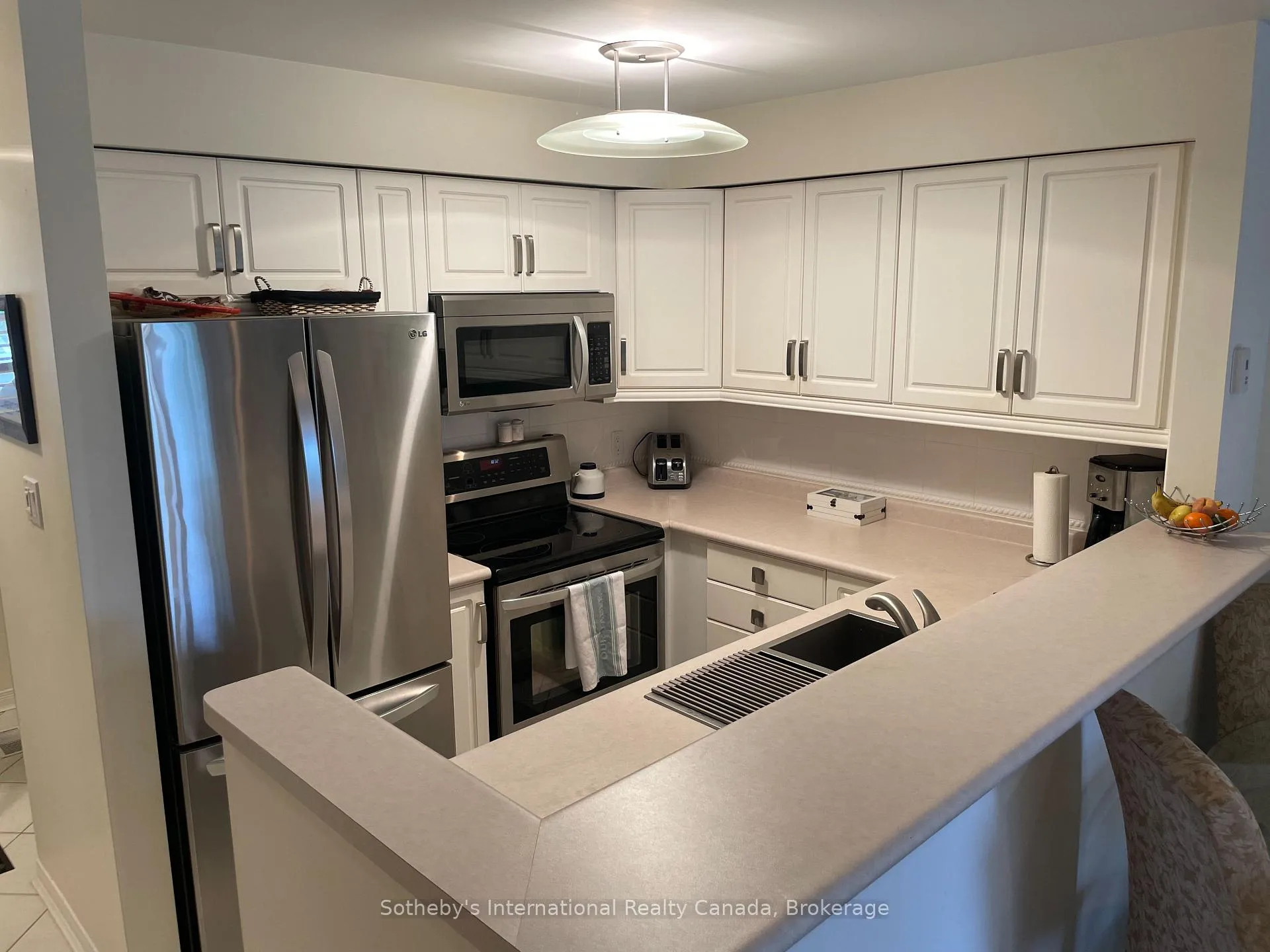 Photo 4 of 432 Mariners Way, Collingwood — HOMEH