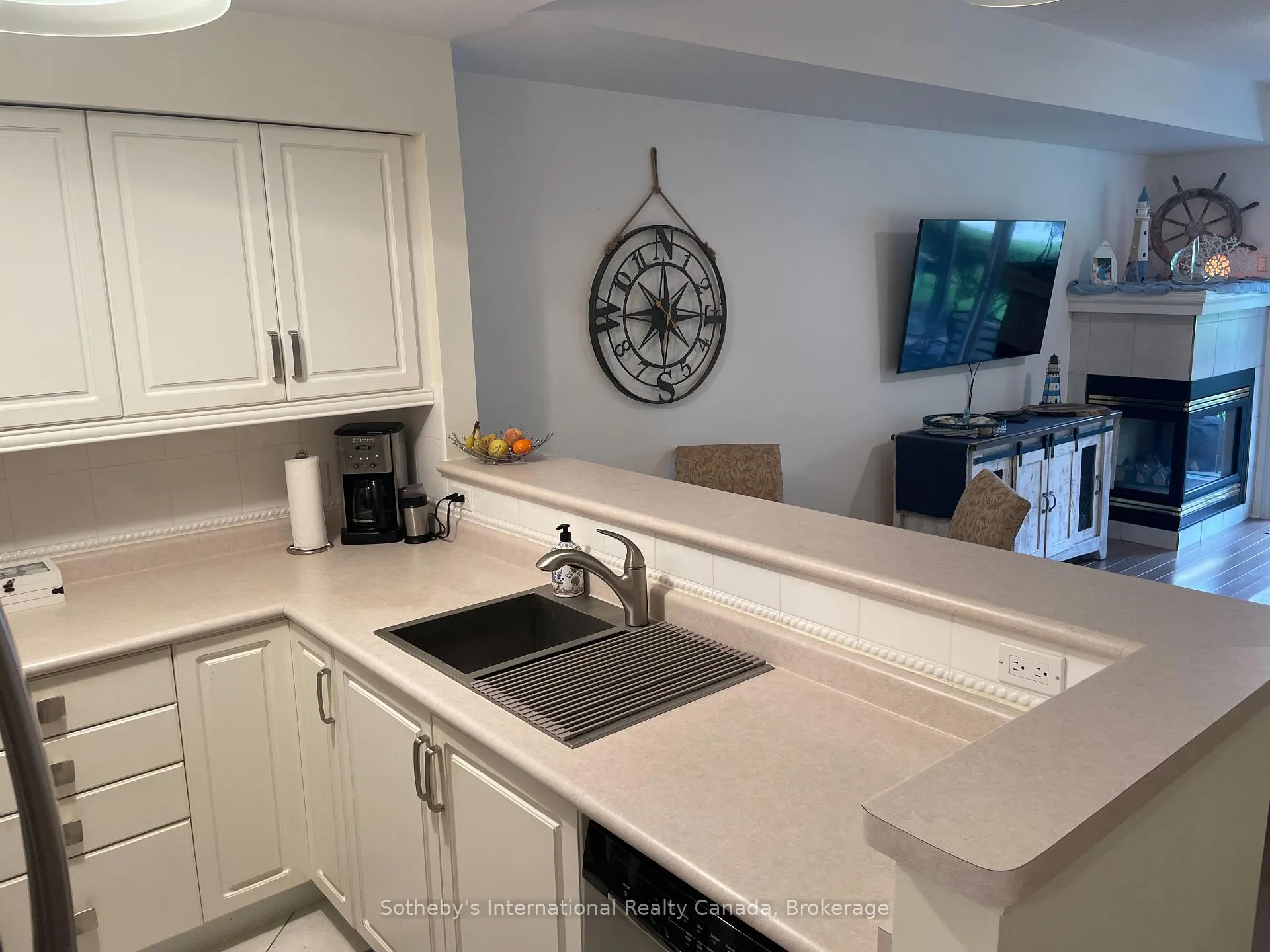 Photo 5 of 432 Mariners Way, Collingwood — HOMEH