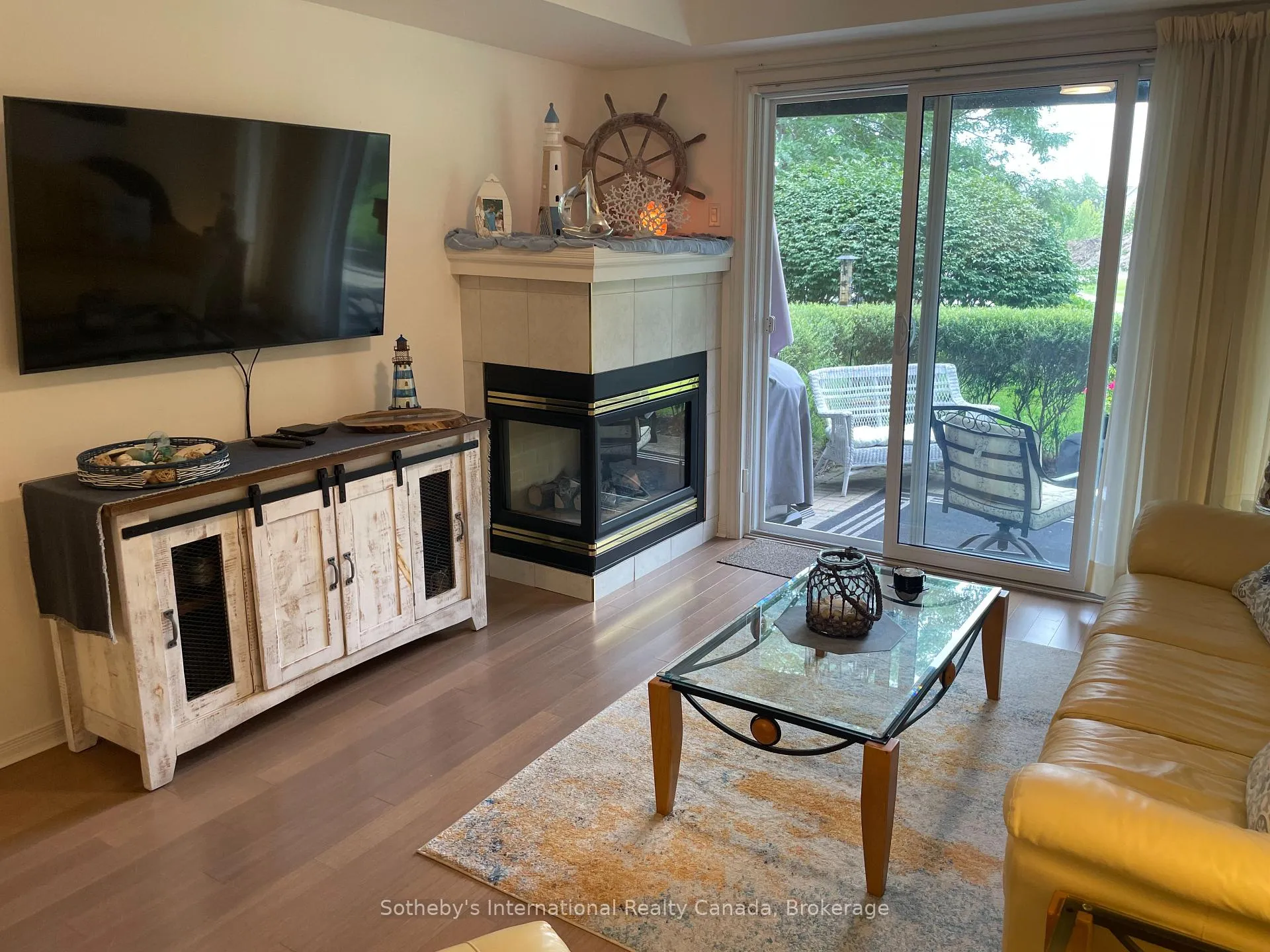 Photo 7 of 432 Mariners Way, Collingwood — HOMEH