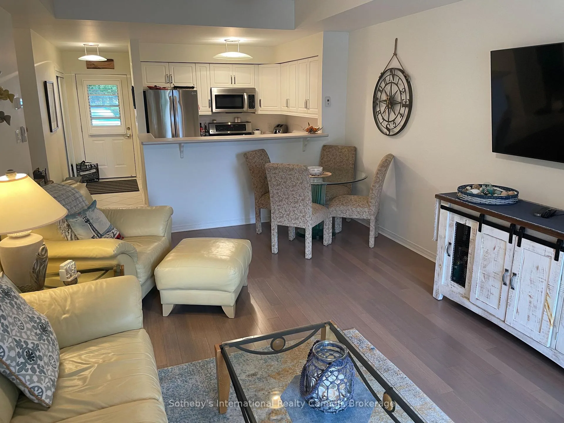 Photo 8 of 432 Mariners Way, Collingwood — HOMEH