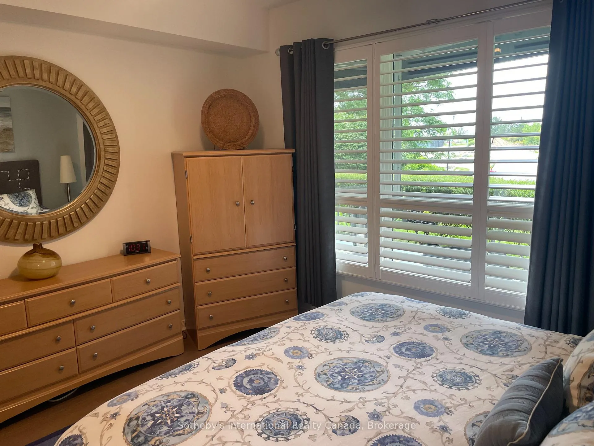 Photo 11 of 432 Mariners Way, Collingwood — HOMEH