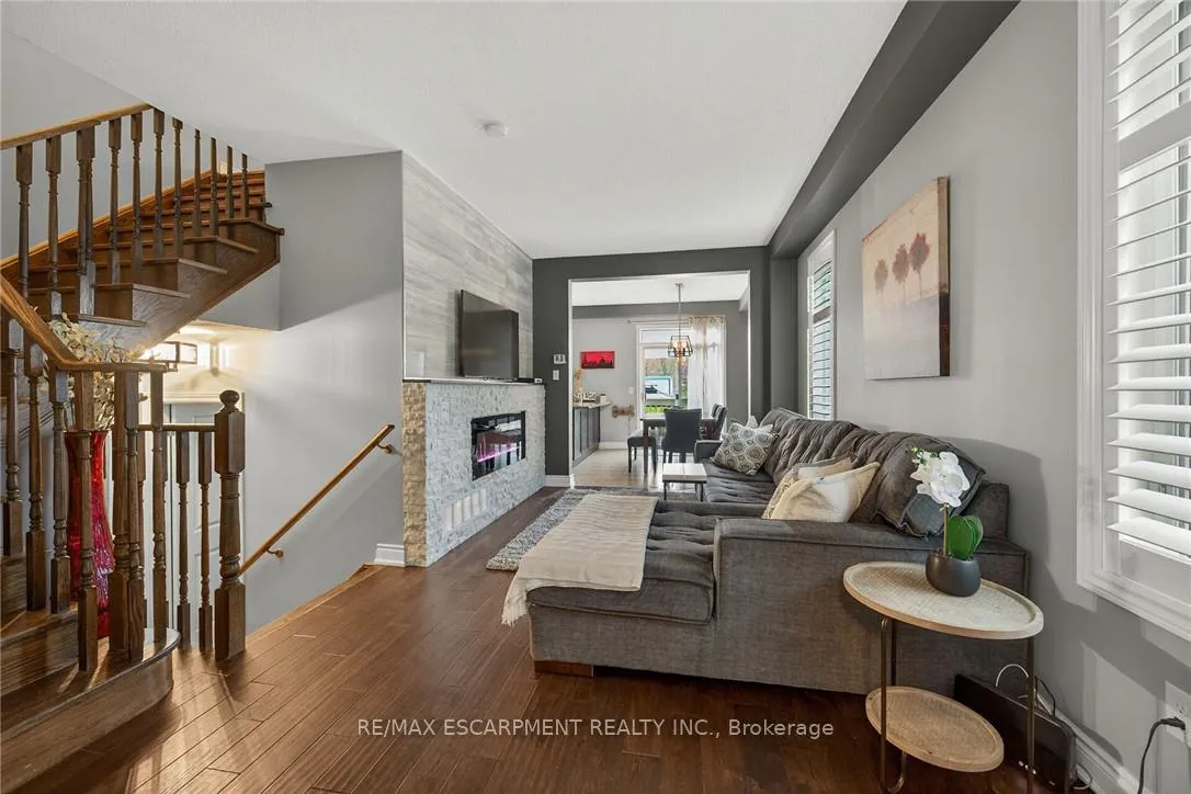 Photo 7 of 100 Narbonne Crescent, Hamilton, Stoney Creek Mountain — HOMEH