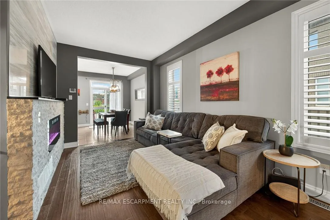 Photo 9 of 100 Narbonne Crescent, Hamilton, Stoney Creek Mountain — HOMEH
