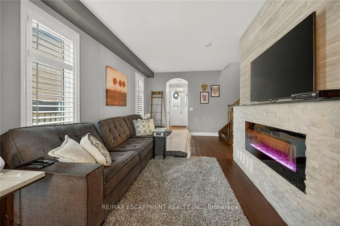 Photo 11 of 100 Narbonne Crescent, Hamilton, Stoney Creek Mountain — HOMEH