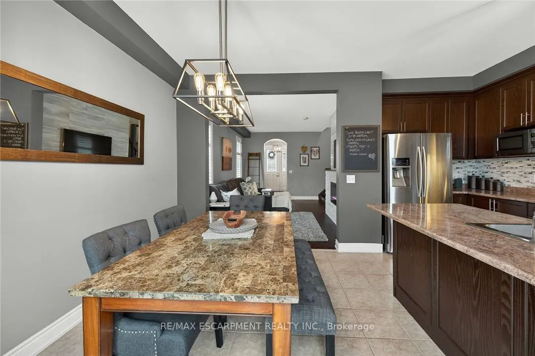 Photo 15 of 100 Narbonne Crescent, Hamilton, Stoney Creek Mountain — HOMEH
