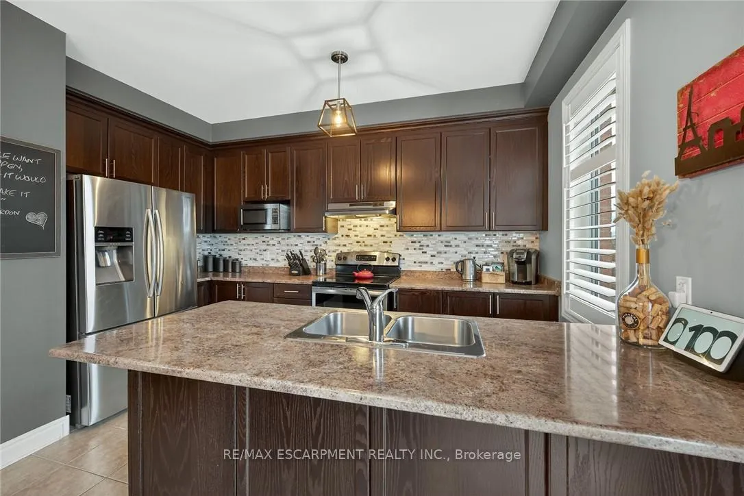 Photo 17 of 100 Narbonne Crescent, Hamilton, Stoney Creek Mountain — HOMEH