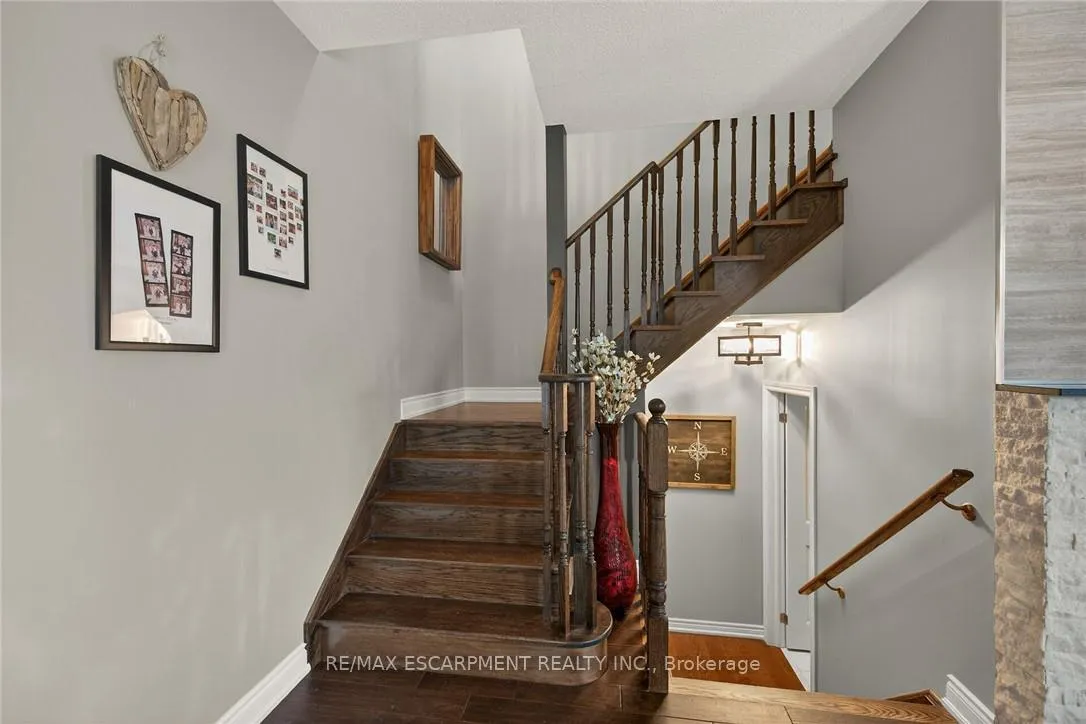 Photo 20 of 100 Narbonne Crescent, Hamilton, Stoney Creek Mountain — HOMEH